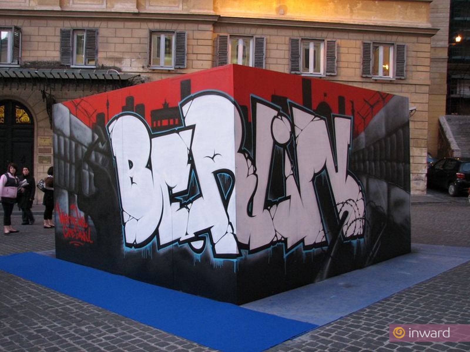 A Roma, un cubo per la caduta del muro di Berlino